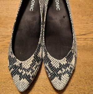 Vionic size 7.5 Cabello, Natural Snake